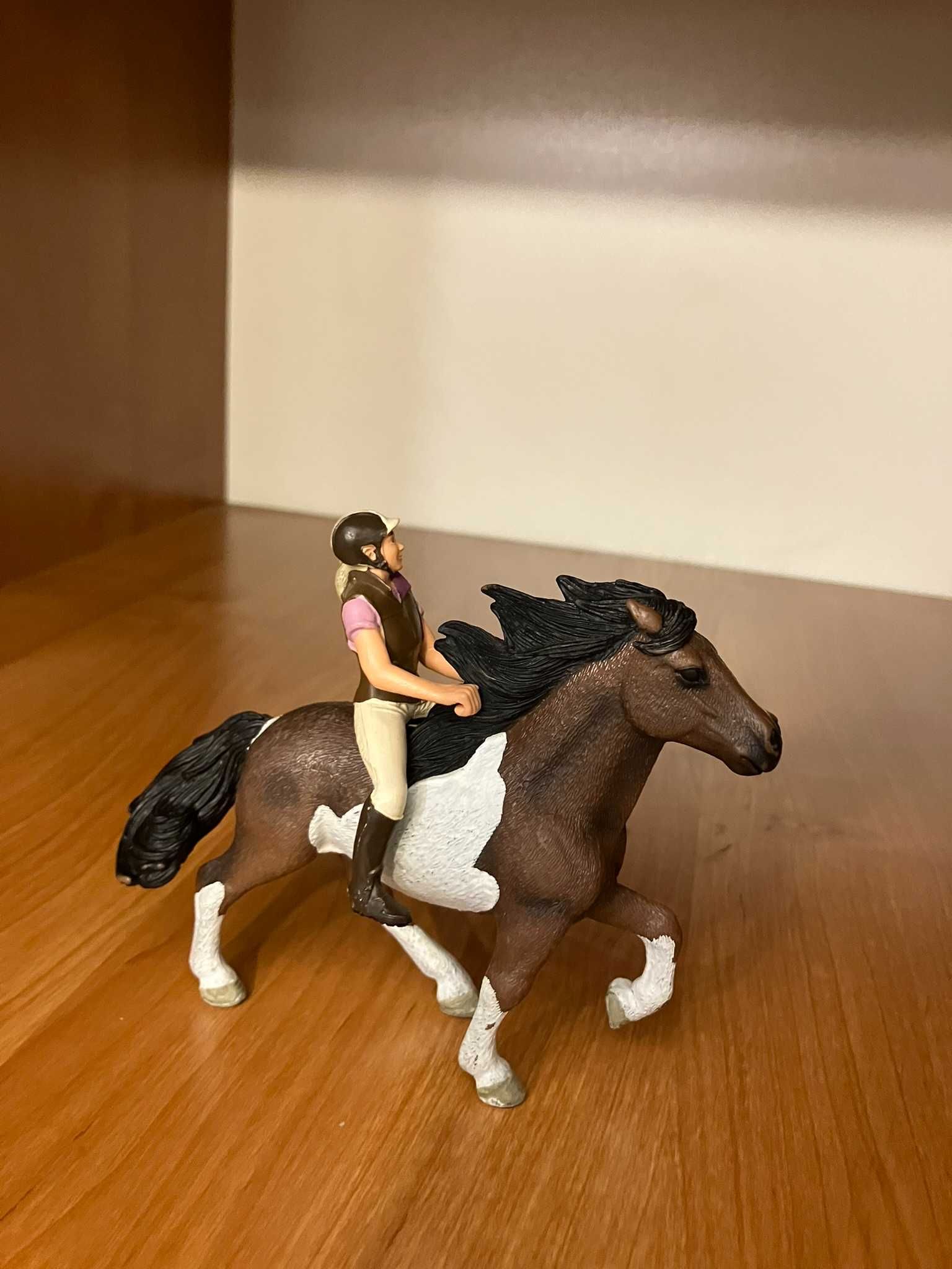Jeździec na koniu Schleich