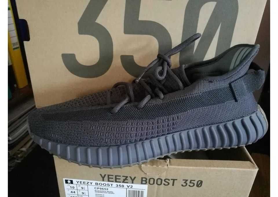 Adidas Yeezy Boost 350 v2 w rozmiarze 44