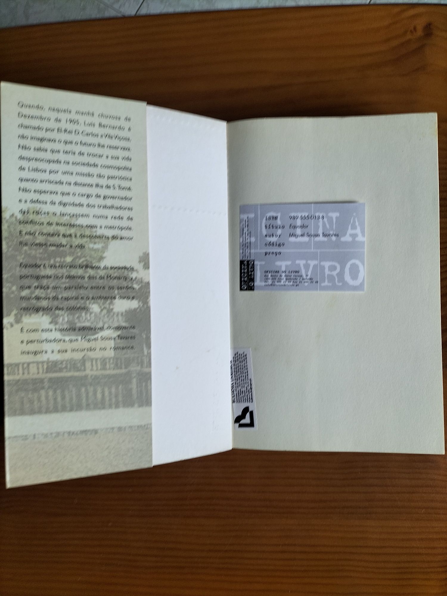 Livro "Equador" de Miguel Sousa Tavares