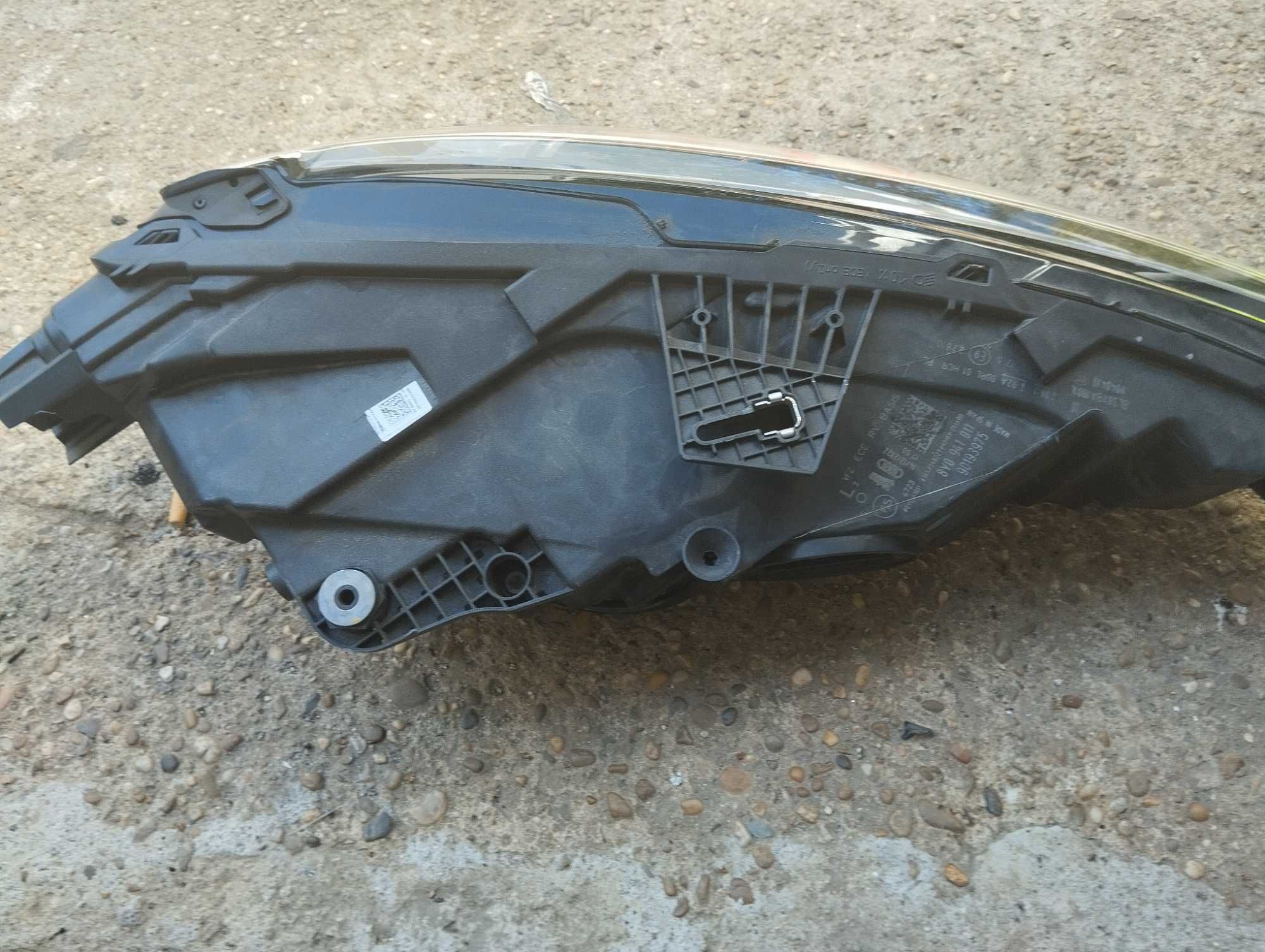 Farol Audi A3 21/22