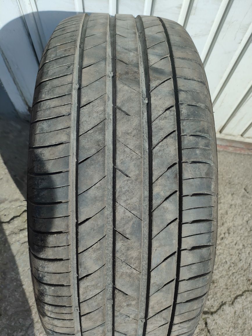 Opona letnia 1 szt 235/55R17 Kumho Ecsta Hs52