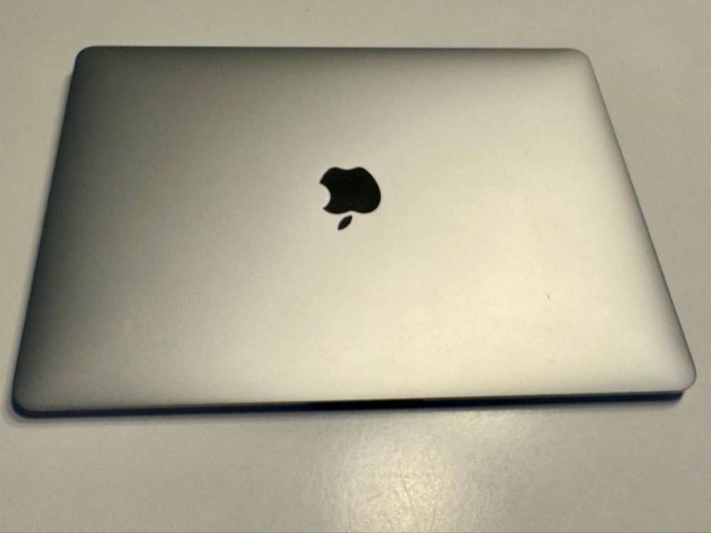 Macbook 13 A1932