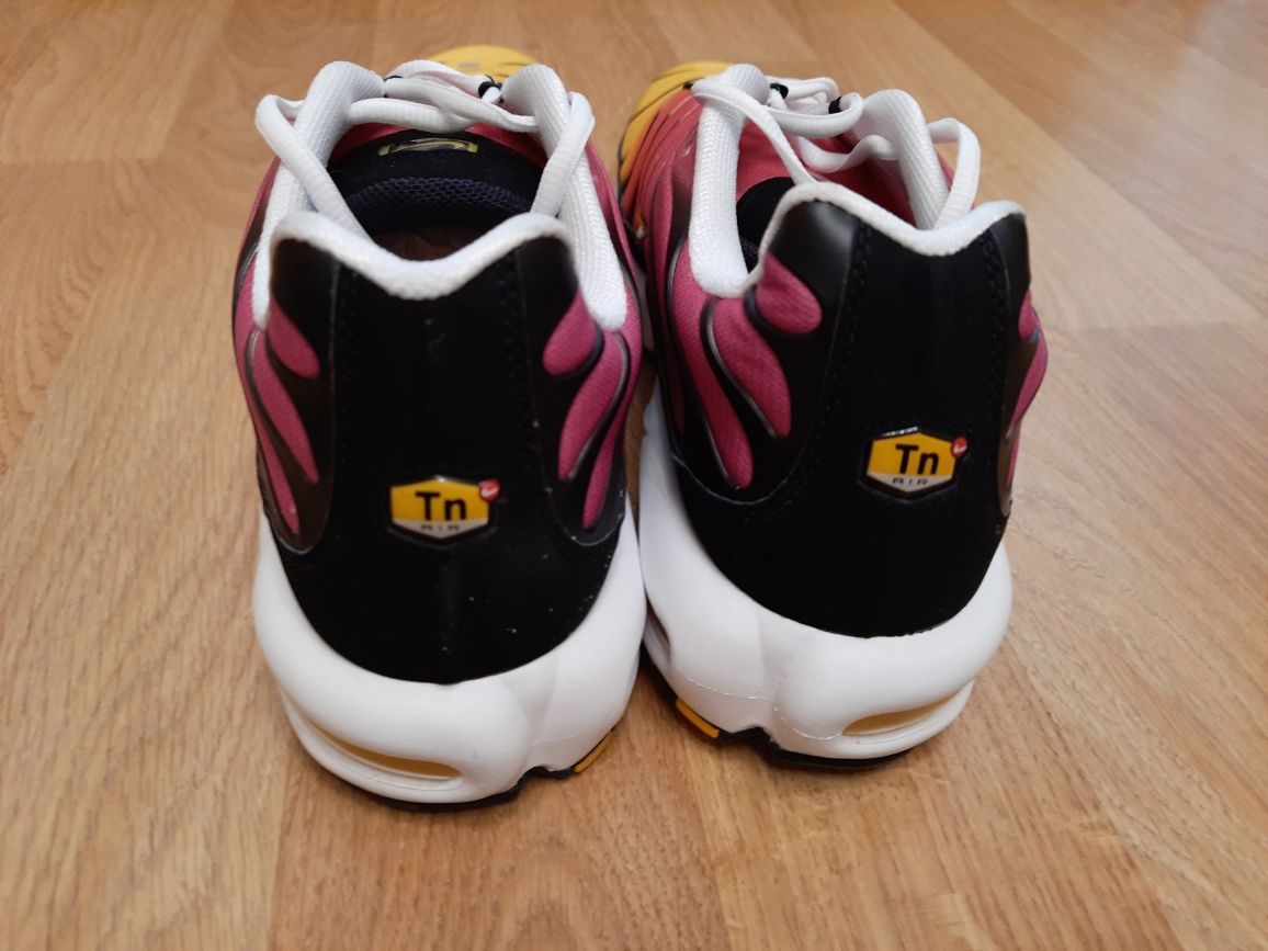 Оригінальні чоловічі кросівки Nike Air Max Plus OG (DX0755-600)