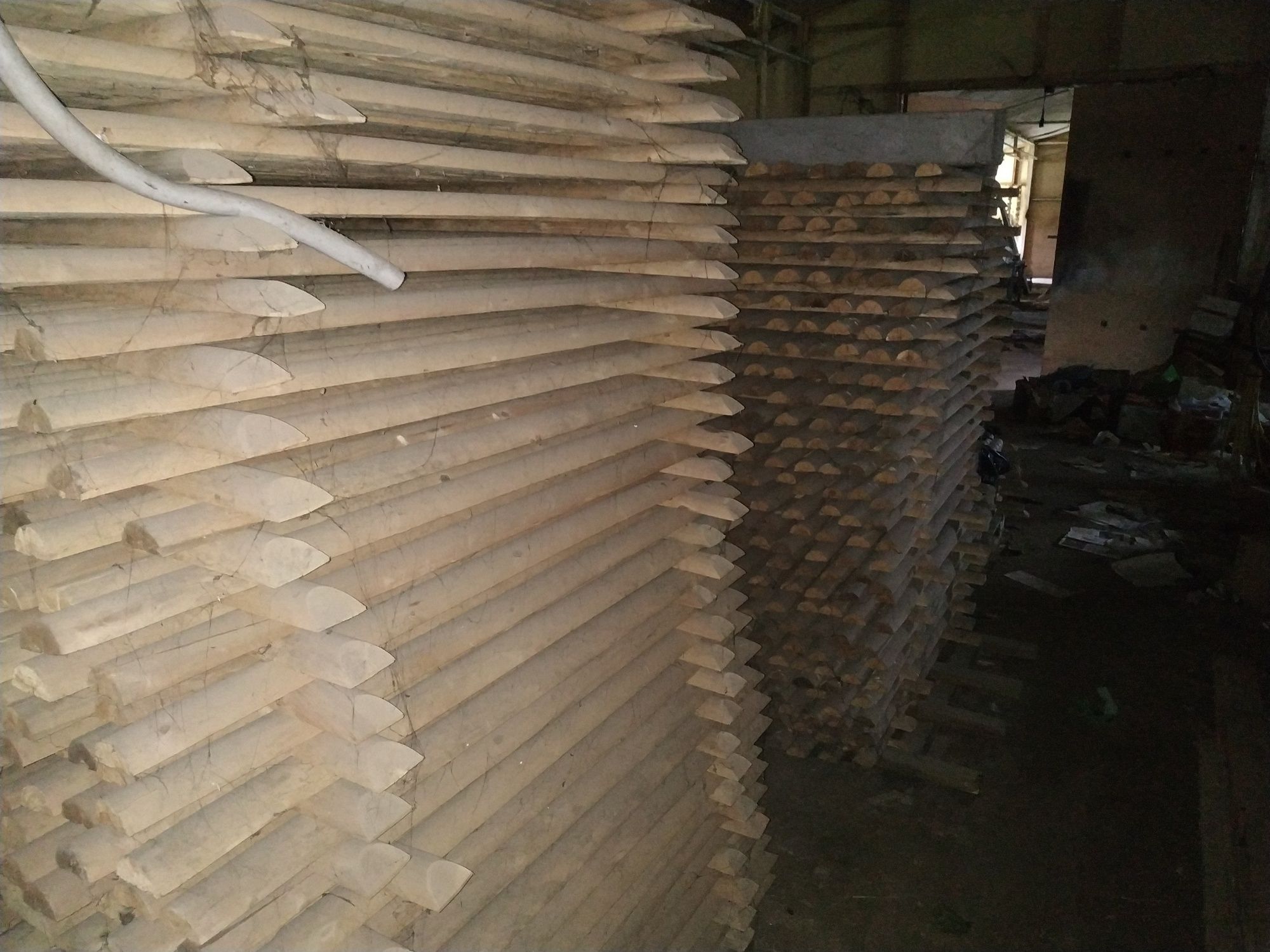 Deska/sztacheta półwałek - suche drewno (powyżej 1500 szt)