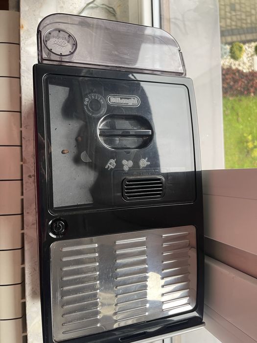 Ekspres ciśnieniowy do kawy Delonghi Autentica cappucino  ETAM29.66X