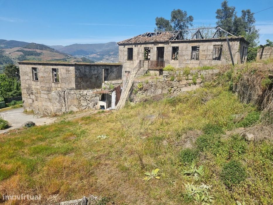 Moradia T13 para venda