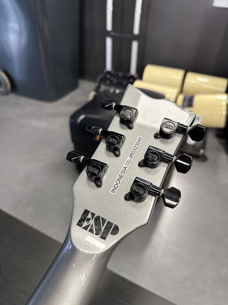 ESP LTD Viper-50 Custom EMG 81/85