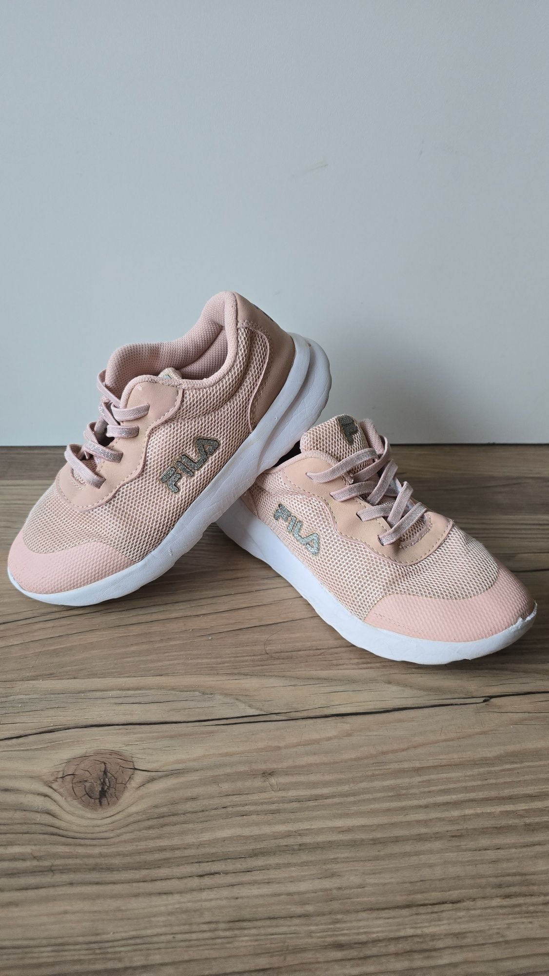 Adidasy dla dziewczynki Fila r 31 długość ok18/19 cm letnie adidasy