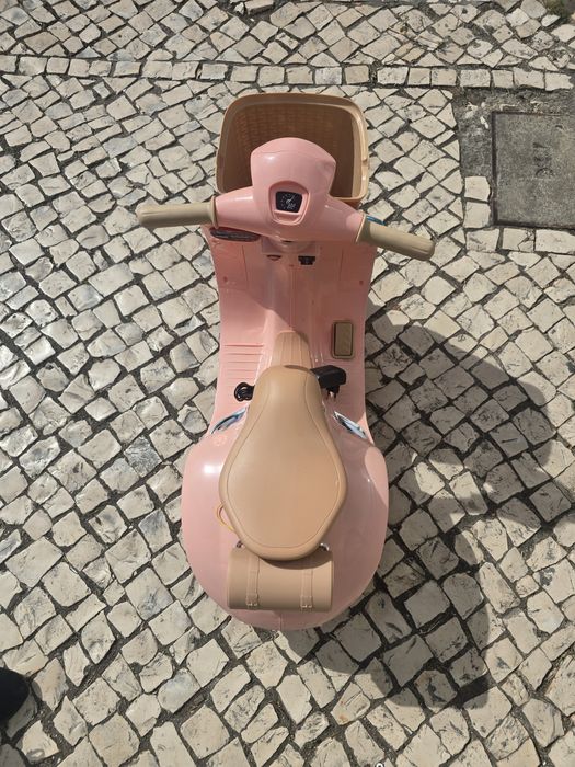 Mota elétrica para criança várias cores disponívei novoss
