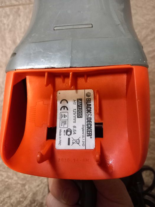 Odkurzacz samochodowy 12v black&decker