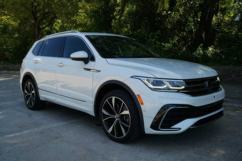 Volkswagen Tiguan      2022