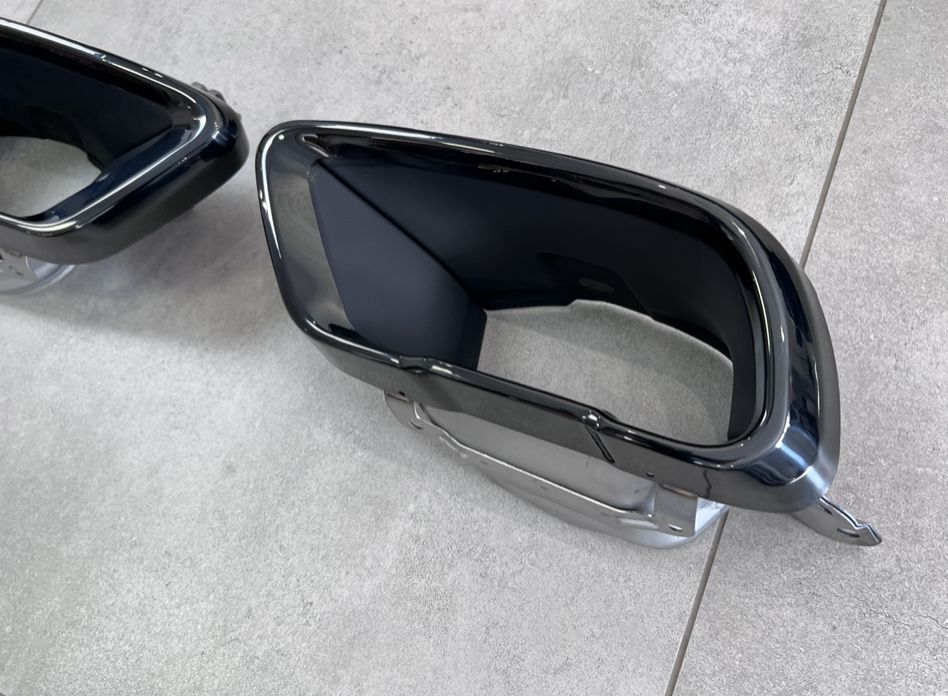 Насадки на выхлопные трубы BLACK M Paket BMW X5 G05 / X6 G06 / X7 G07