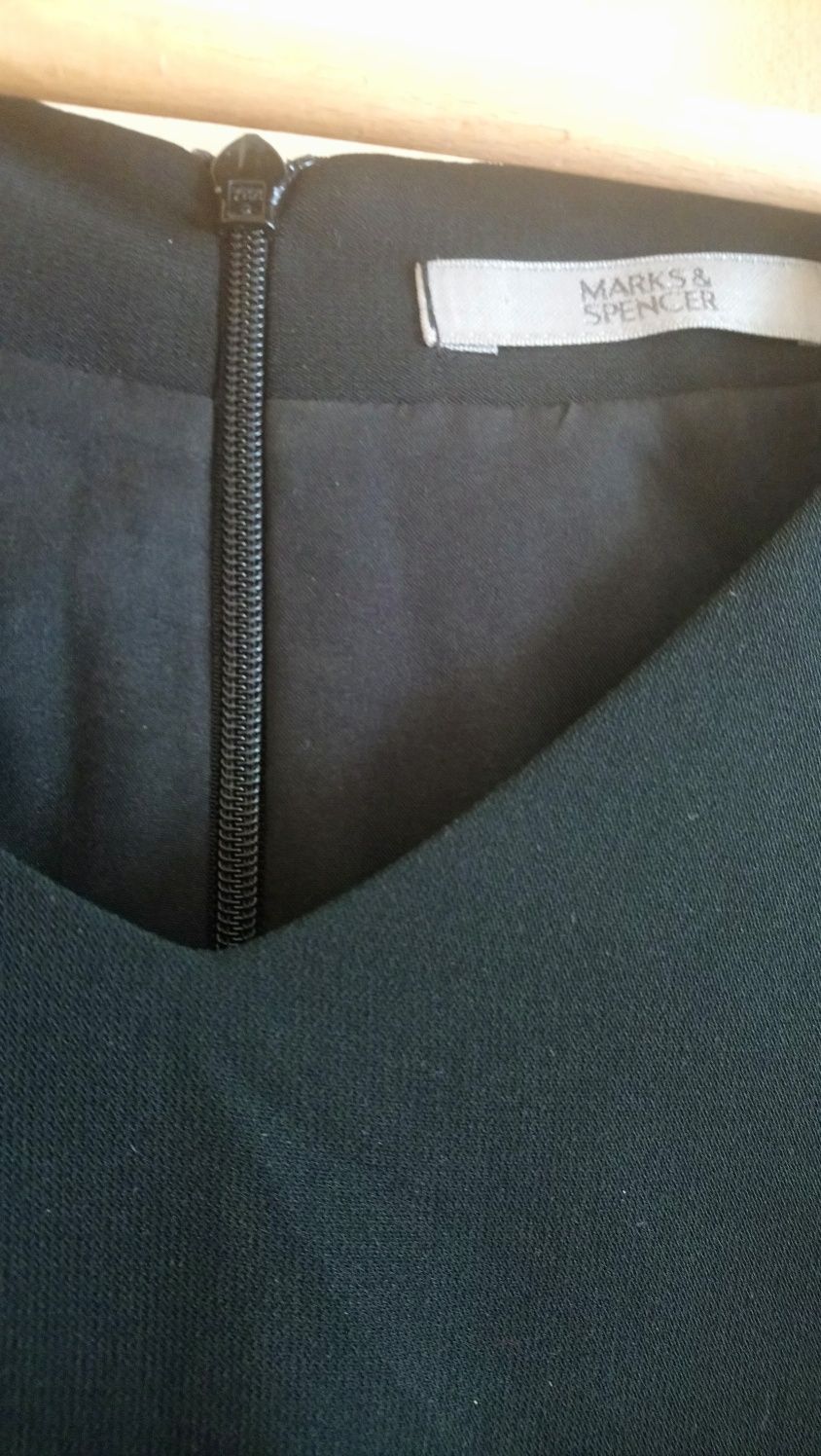 Markowa sukienka Marks& Spencer typu mała czarna L/XL
