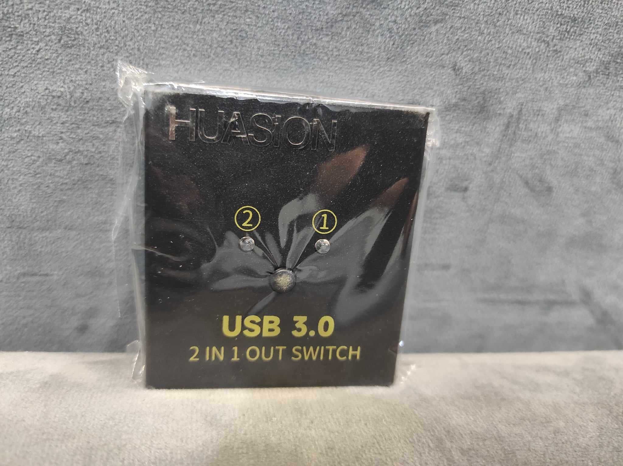 SWATCH Przełącznik Huasion USB 3.0 2 komputery