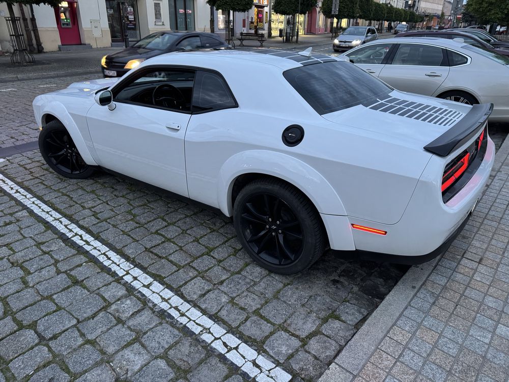 Dodge challenger 5.7 hemi