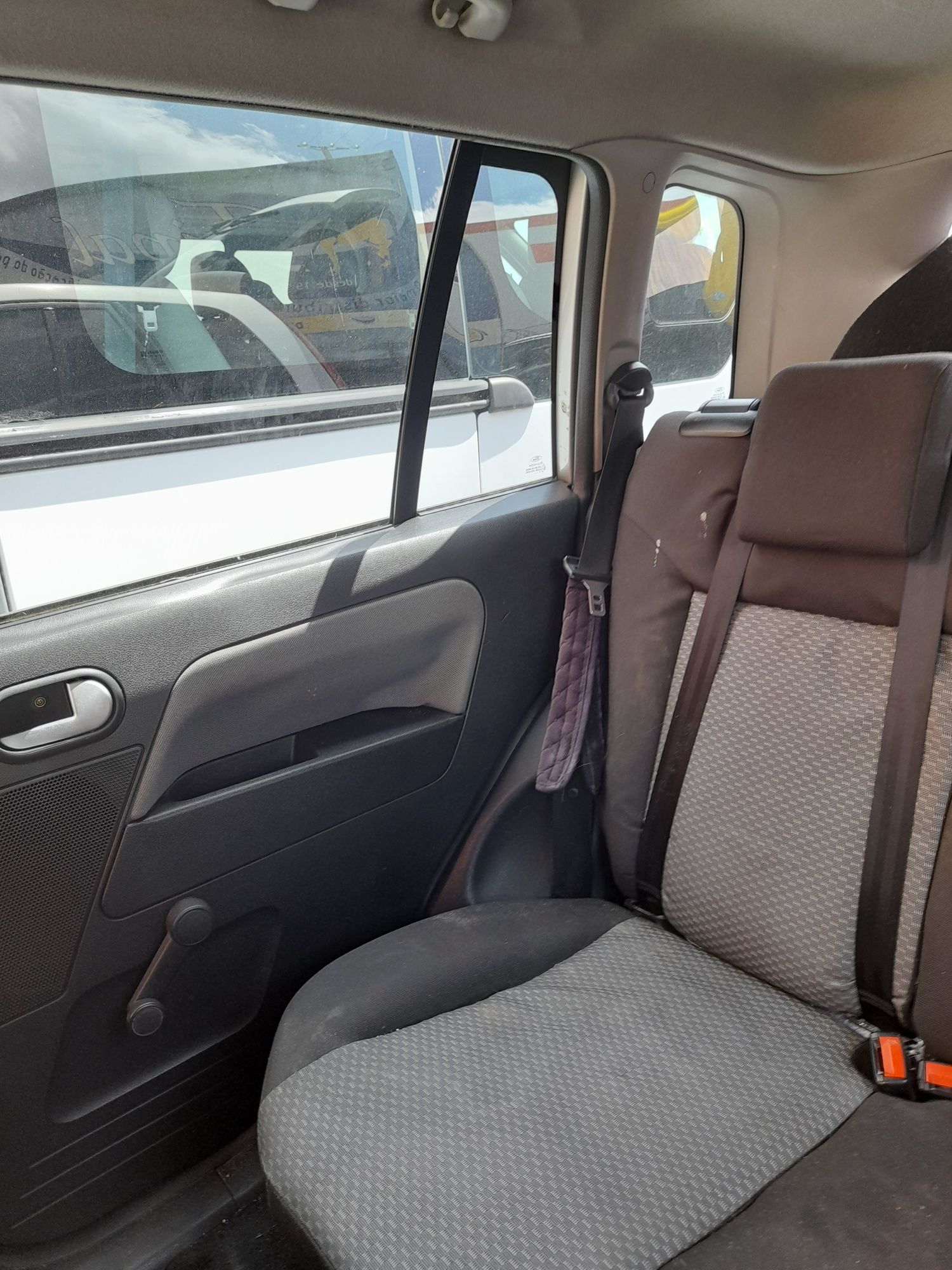 Vende-se Ford Fusion 2004 Caixa Automatica  1.4 D.c.i para peças