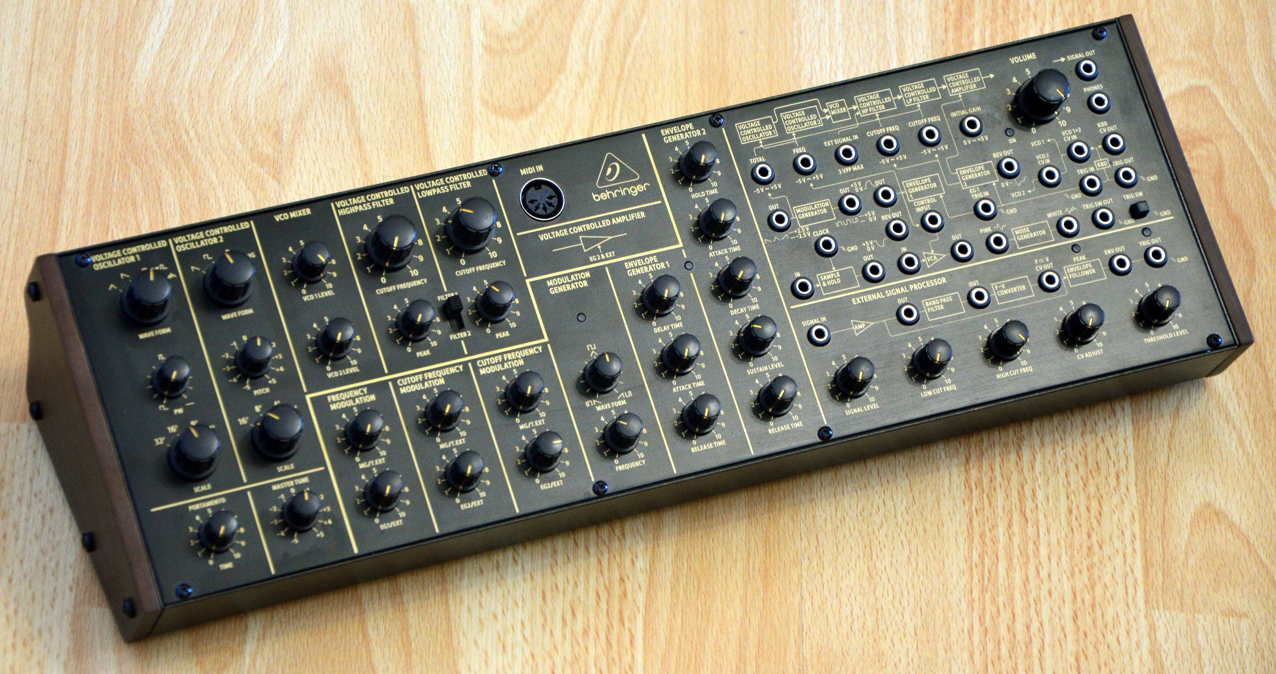 Синтезатор Behringer K-2