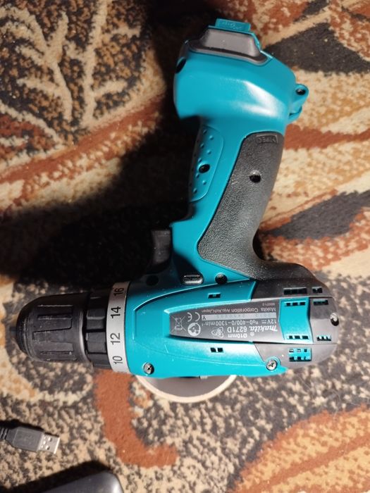 Wkrętarky Makita 6271D