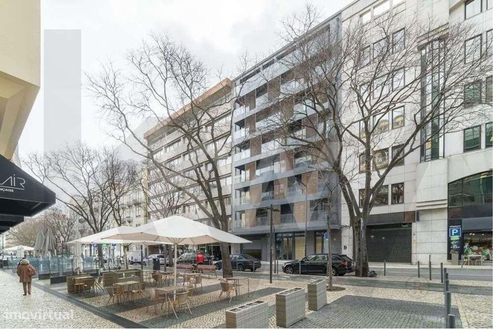 Apartamento T2  c/ terraço de 96 m2, varanda e 1 lugar de garagem na A