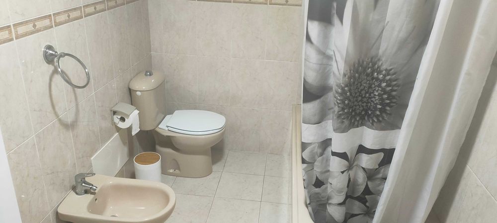 Excelente quarto Independente + serventia de cozinha em Ponte de Lima