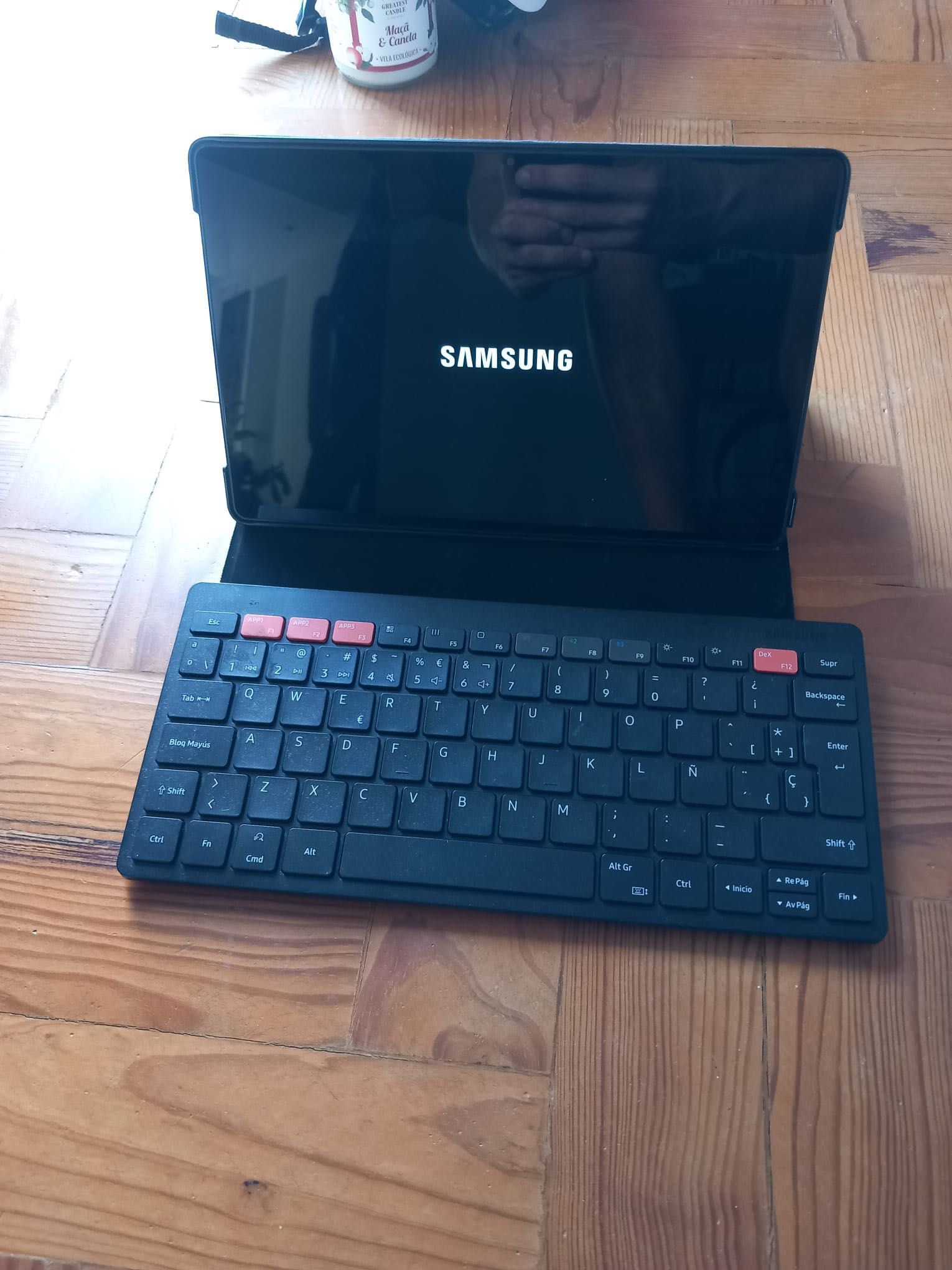 Samsung Galaxy A7 TAB + teclado remoto (Bluetooth)
