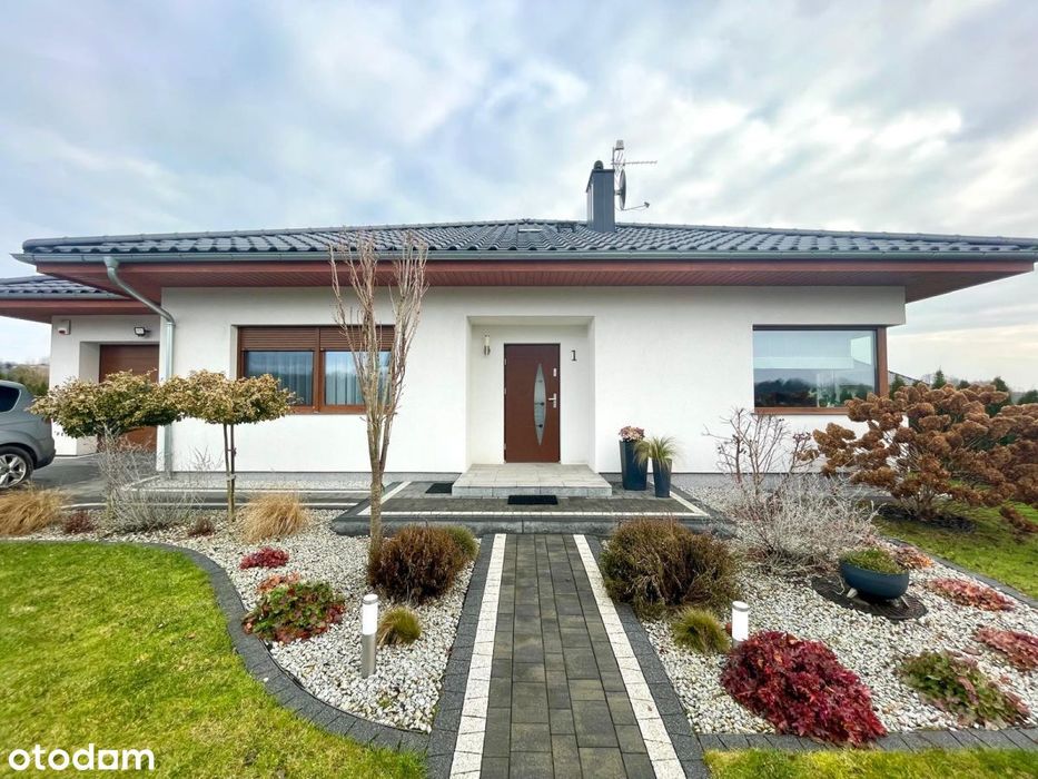 Luksusowy Dom z Ogrodem i Pełnym Wyposażeniem