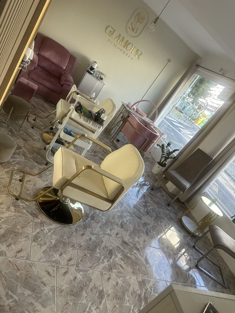 Aluguer de mesa de manicure, cadeira de pentear e gabinete privado