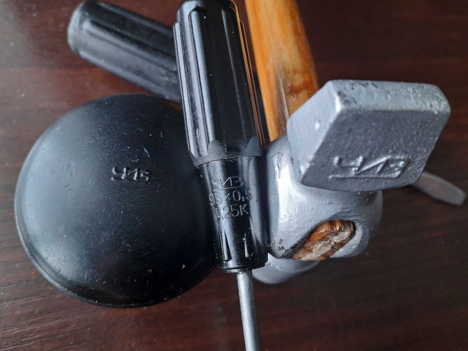 Набір слюсарного інструмента "Юний Технік"  ЧИЗ. Винт до лещат ЧИЗ.