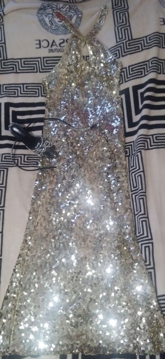 Шикарне плаття в пайетках в пол емка