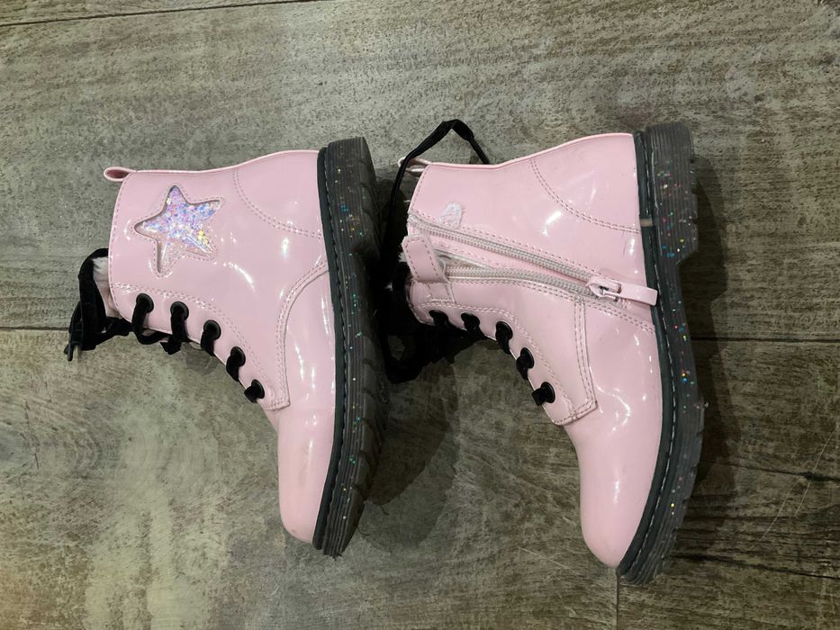 Buty zimowe dla dziewczynki - kozaki lakierki r.29