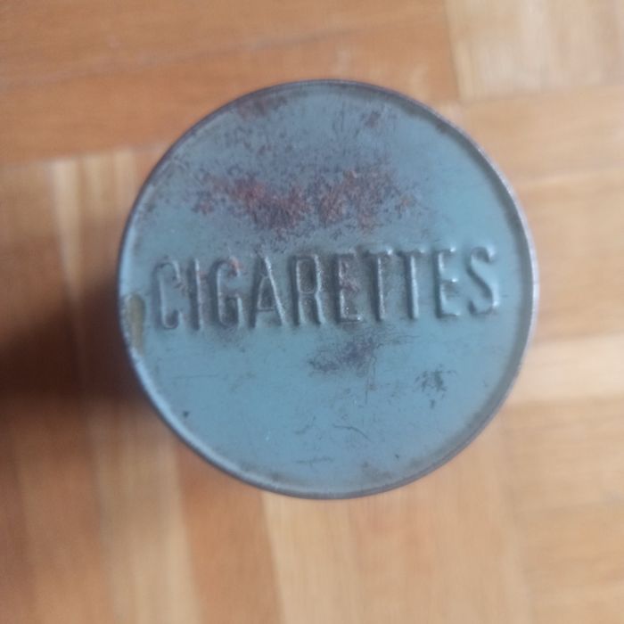 Puszka CIGARETTES -1943