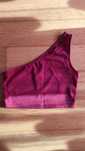 Top vermelho com brilhantes
