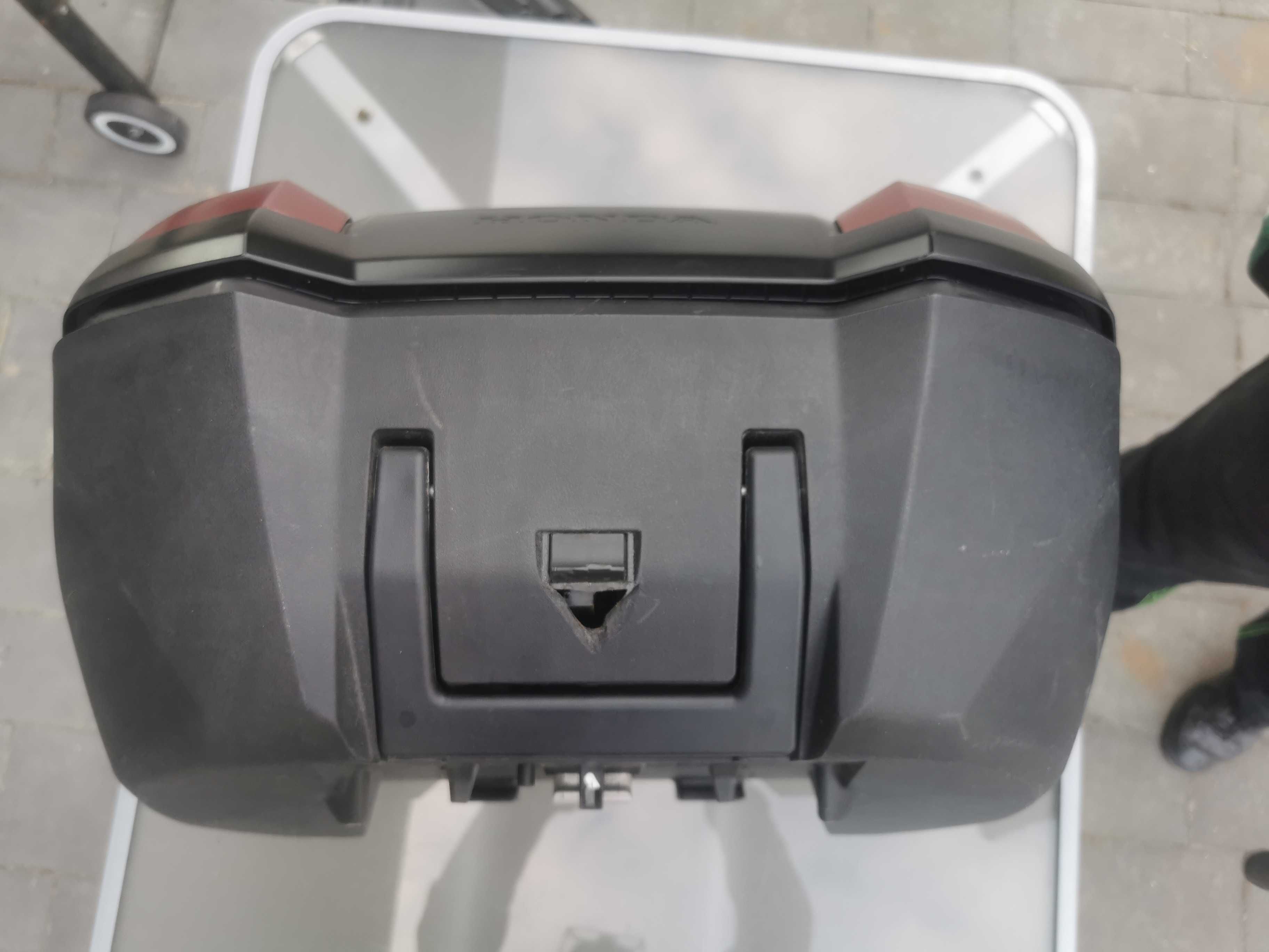 Kufer centralny HONDA FORZA 125    2 modele