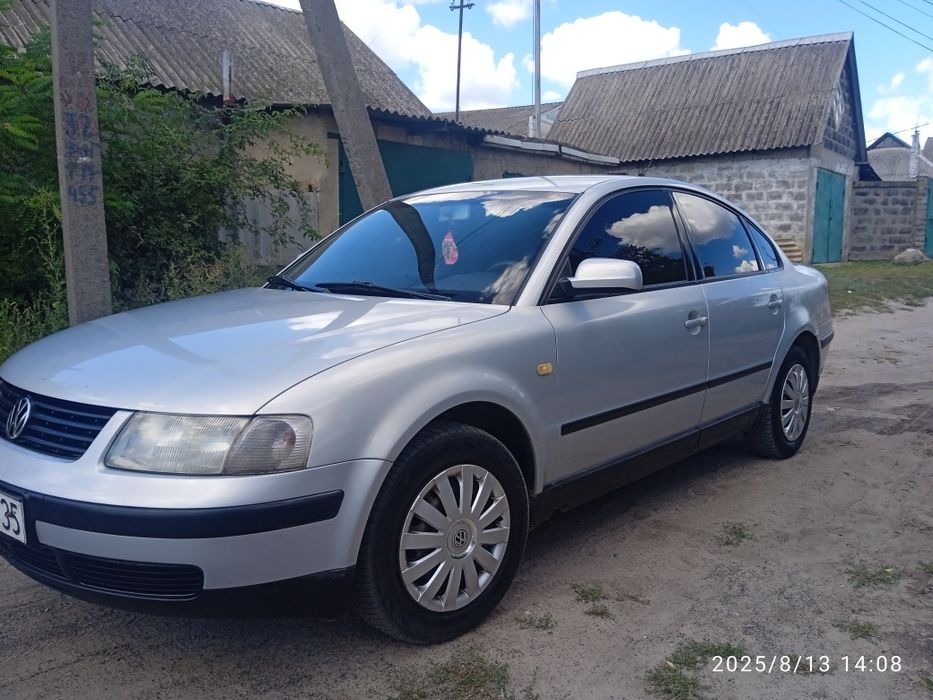 Продам капот крылья бампер и другие кузовные зап на volkswagen passaт