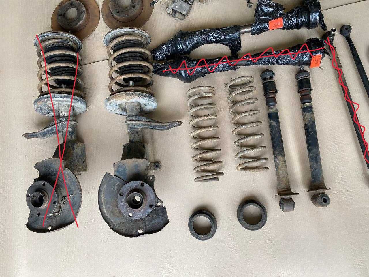 Передние стойки в сборе, пружины, кулак Audi 80 90 Audi 100 C2 - C3