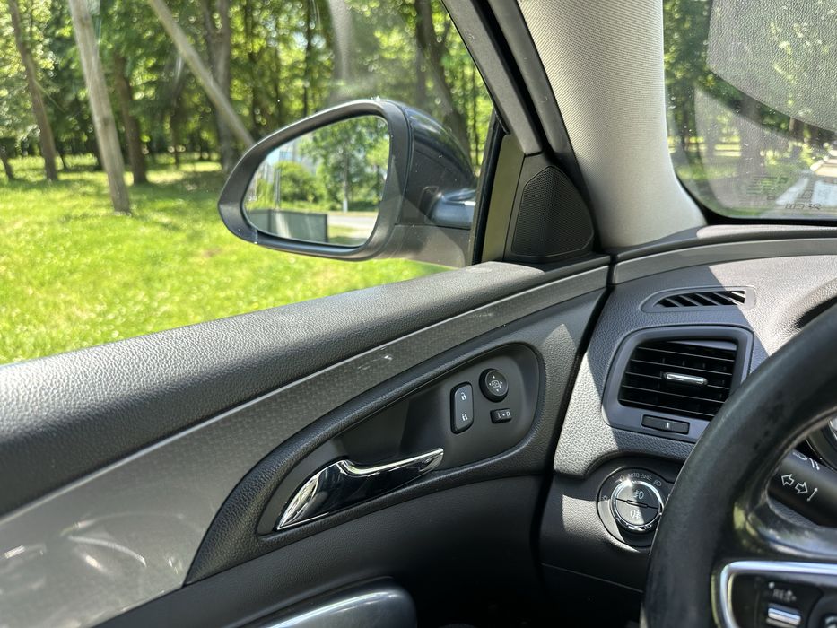 Opel insignia, 2014 рік.