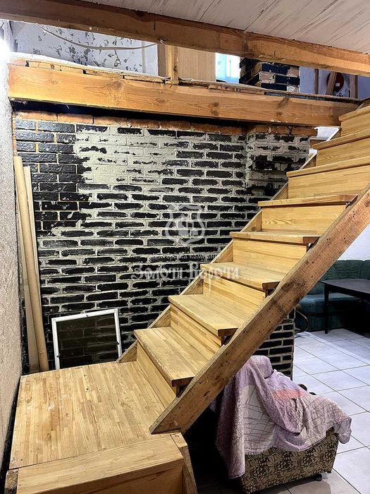 Будинок, 2 поверхи, ділянка - 6 соток. Гарний стан. Бориспільський р-н