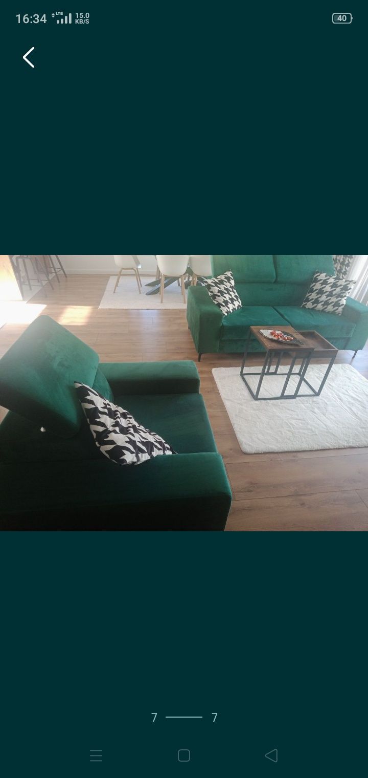 Solidne fotele i sofa.