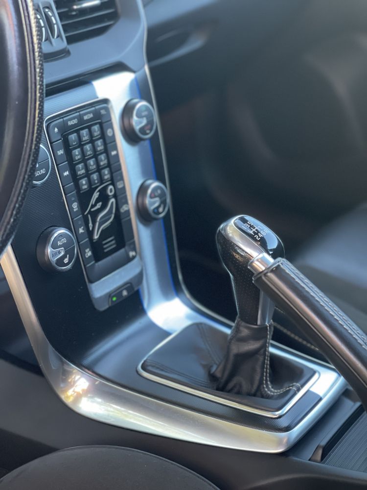 Para venda volvo v 40 R design D 2 com garantia de 24 meses