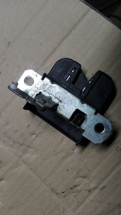 Zamek Klapy tył vw Polo 9 N Lift