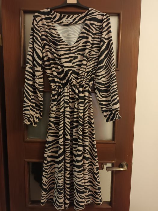 Sukienka Lara Fashion M