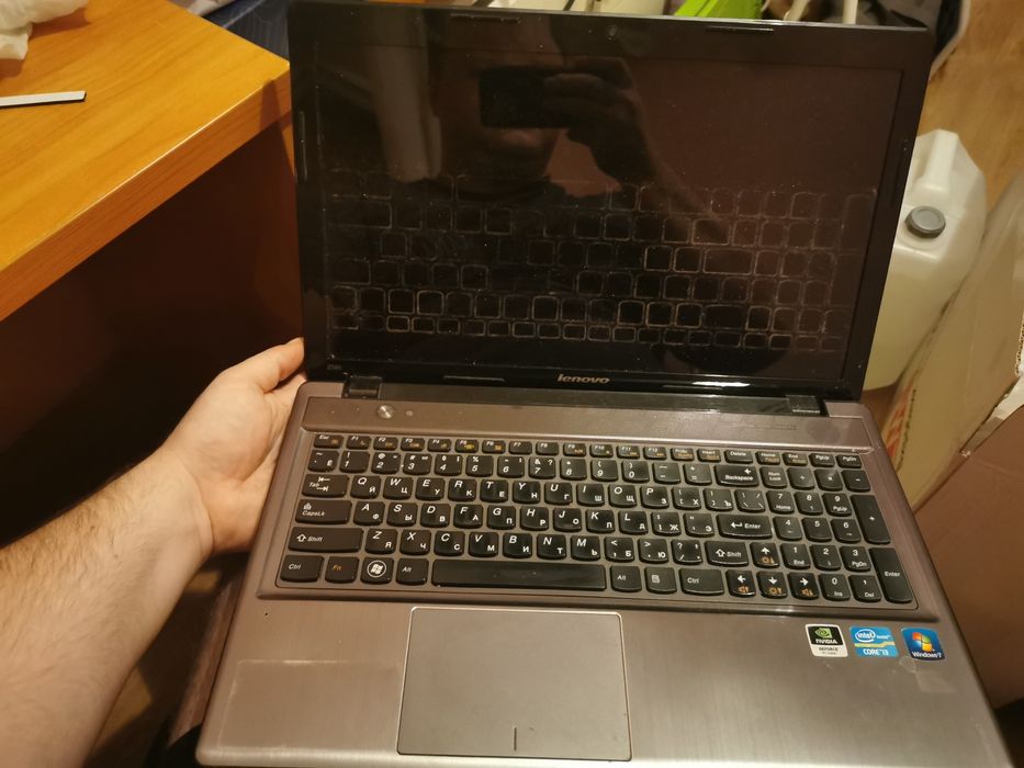Продам на запчасти ноутбук Lenovo Z580.