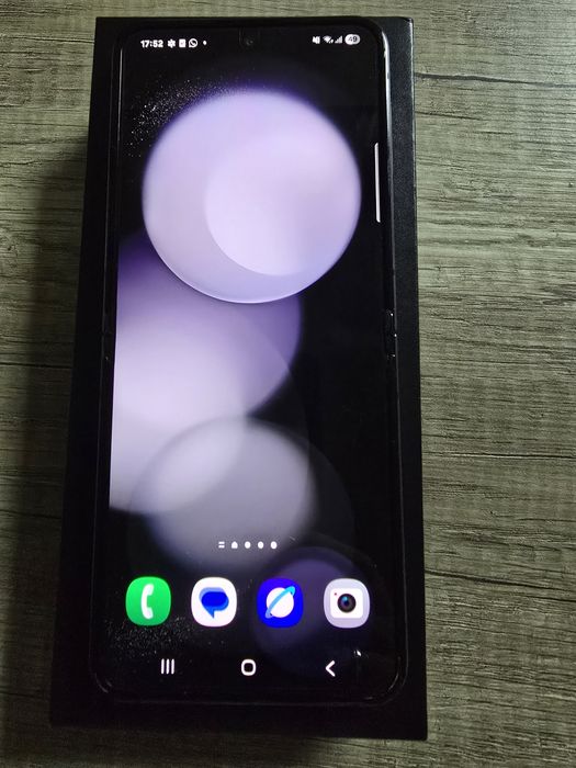 Samsung Z Flip 5 8/256