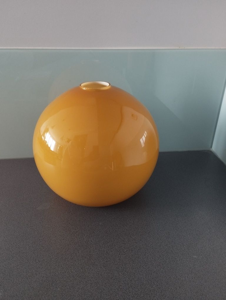 Klosz PRL, dwie warstwy miodowa/biała, śr 23 cm