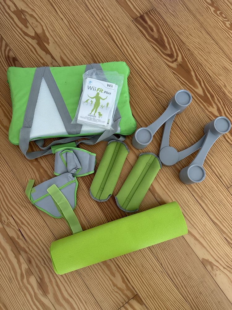 Wii Fit plus - jogo e acessórios