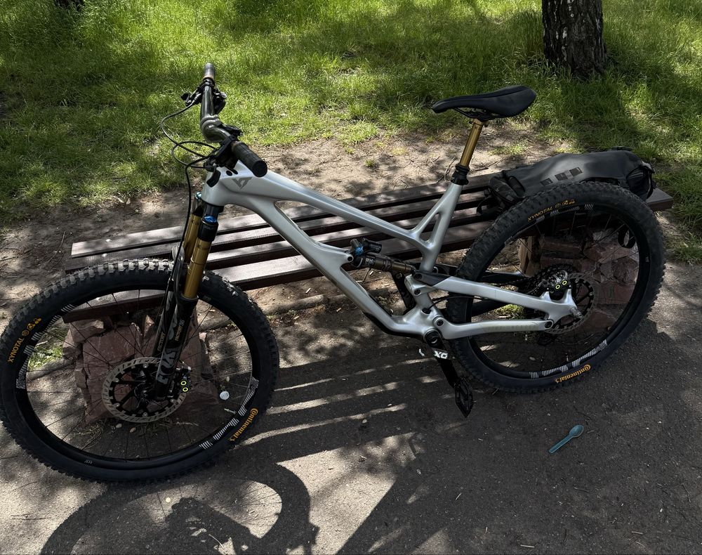 Продам Велосипед YT Jeffsy CF pro race full Carbon на 29 колесах