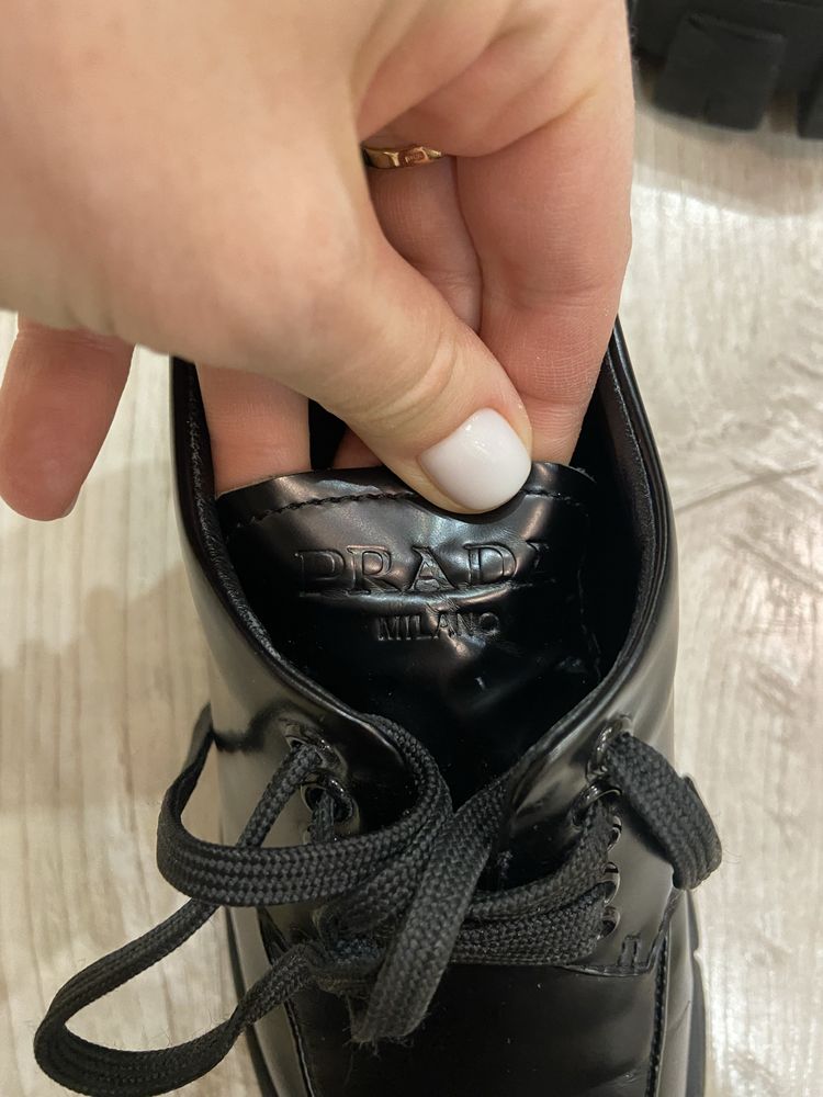 Розпродаж! Шкіряні лофери Prada, оригінал 35 розмір