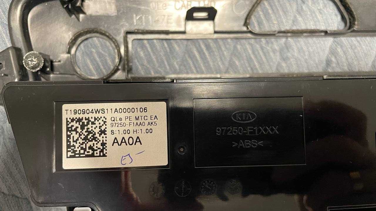 Панель управления кондиционером 97250-F1AA0 AK5