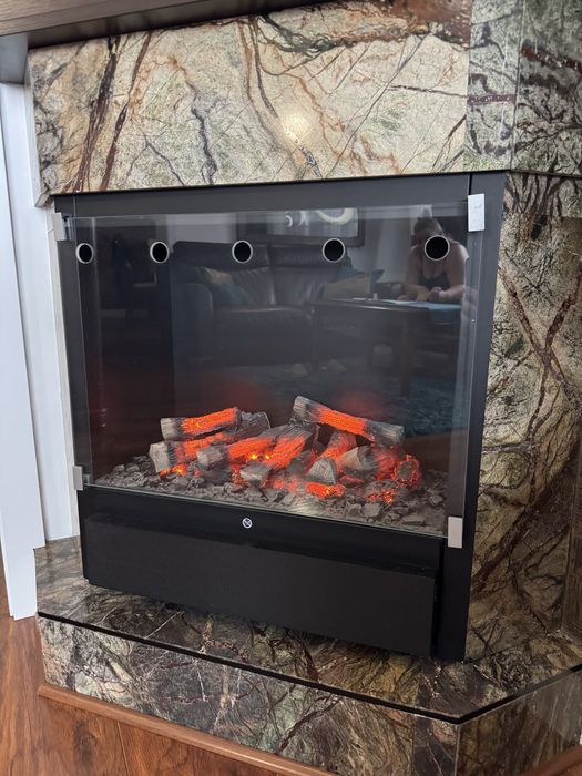 Kominek, elektryczny wklad z efektem plomieni.