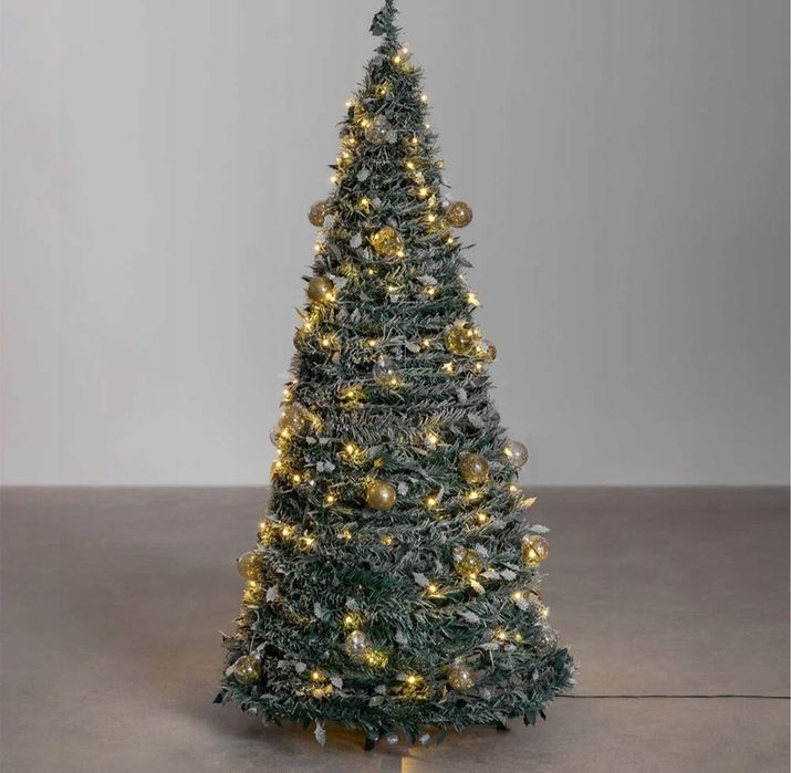 Sztuczna gotowa do złożenia choinka z ozdobami i lampkami wys. 120 cm